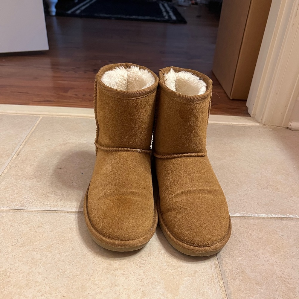Minnetonka Mini Boots